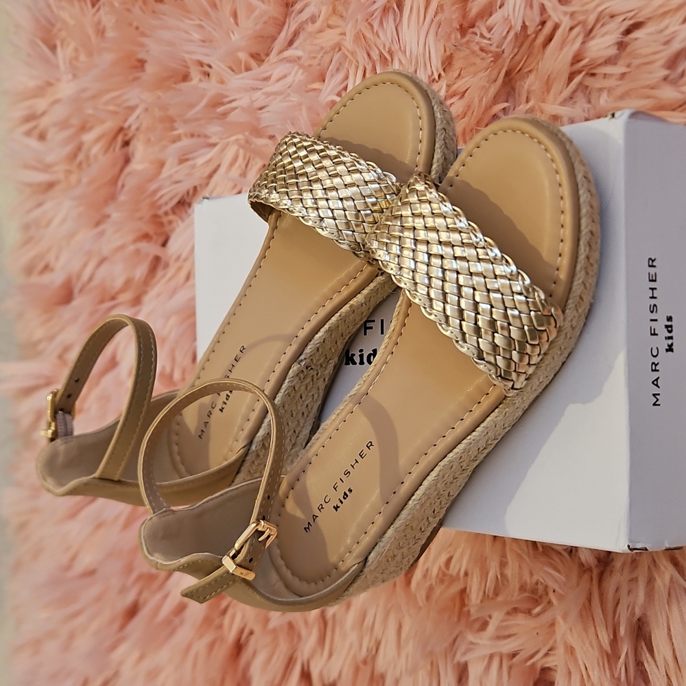 Girls Marc Fisher Warren Wedge Sandal Size 3